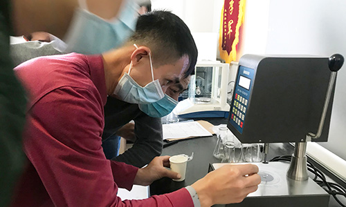 巩固技能，精益求精 —— “生产过程控制的聚酯锥板粘度和酸值测试”